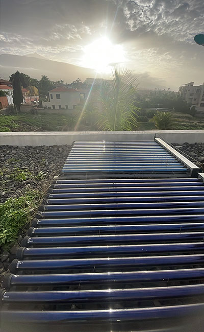 Installation de panneaux solaires thermiques à Ténérife